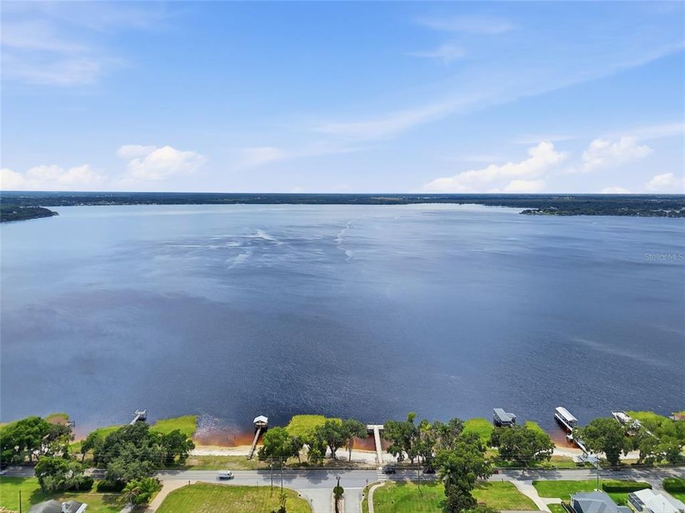En Venta: $823,900 (4 camas, 3 baños, 2568 Pies cuadrados)