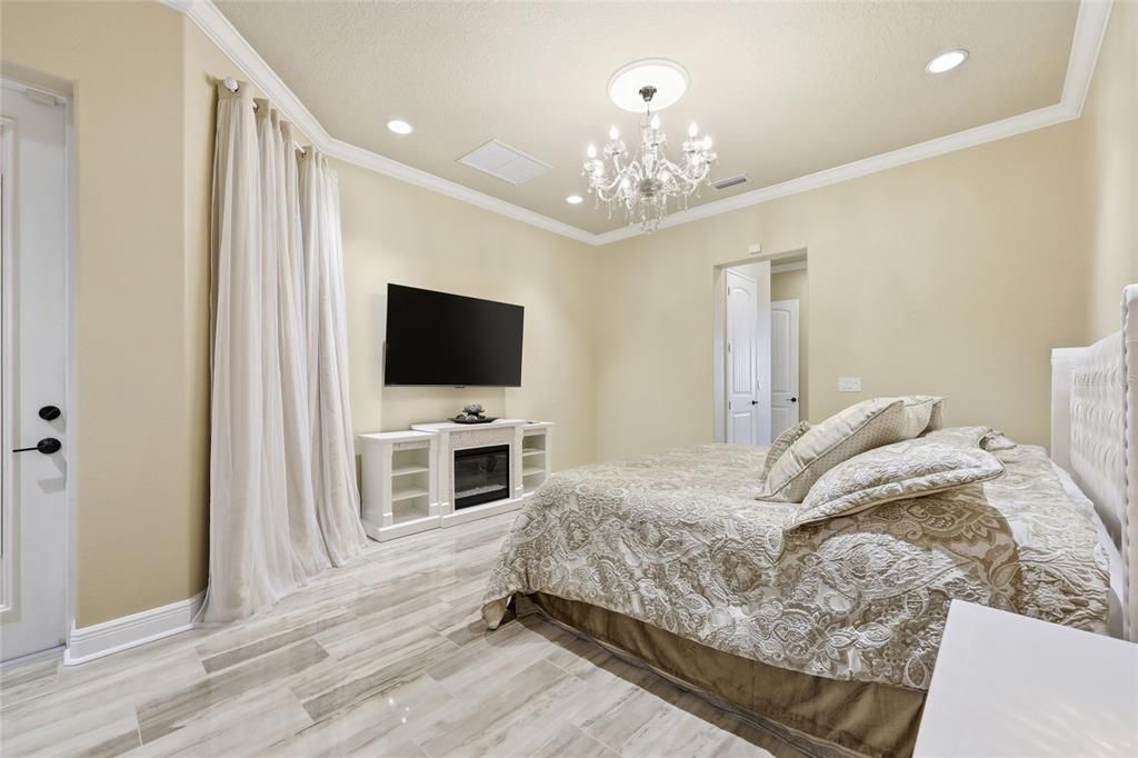 En Venta: $823,900 (4 camas, 3 baños, 2568 Pies cuadrados)
