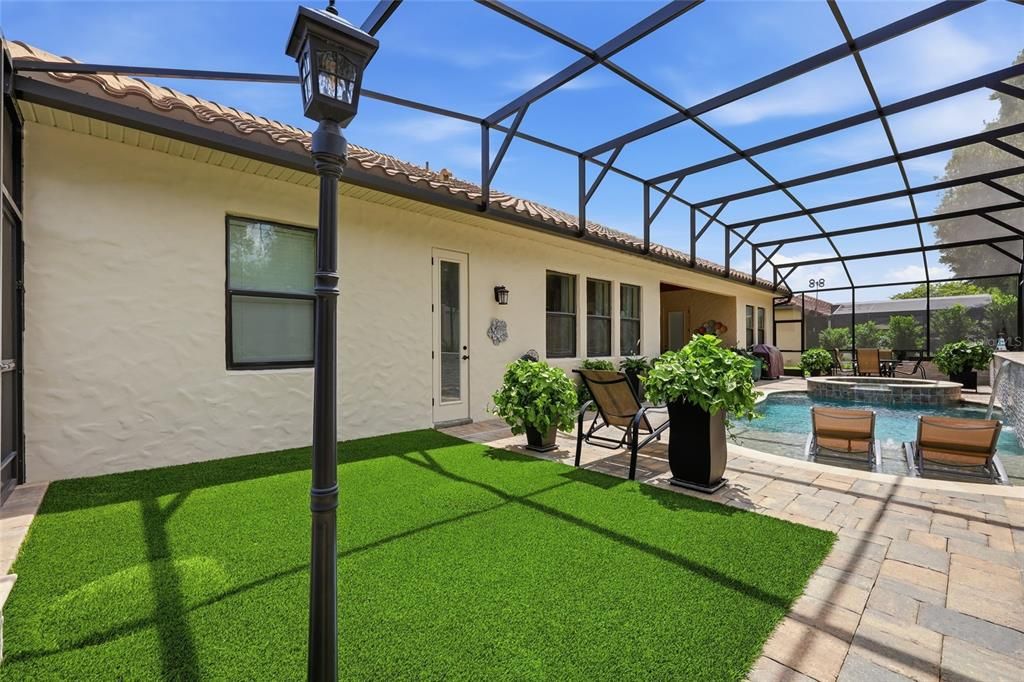 En Venta: $823,900 (4 camas, 3 baños, 2568 Pies cuadrados)