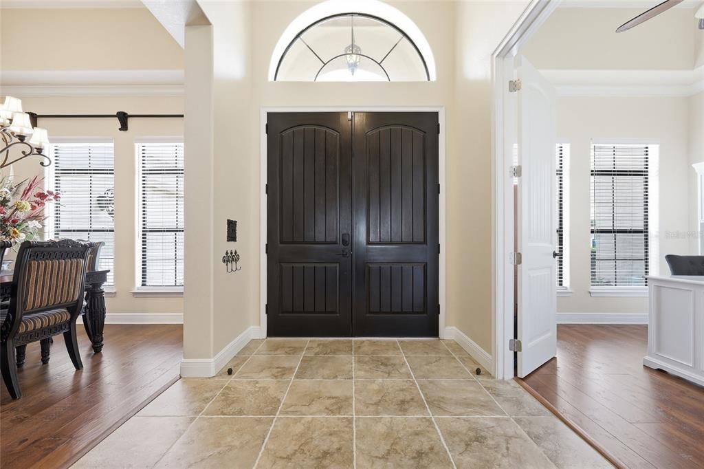 En Venta: $823,900 (4 camas, 3 baños, 2568 Pies cuadrados)
