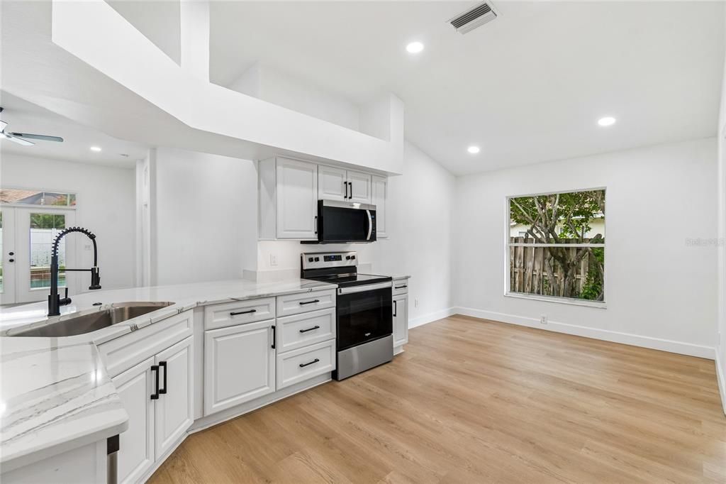 For Sale: $489,900 (4 beds, 2 baths, 2078 Square Feet)