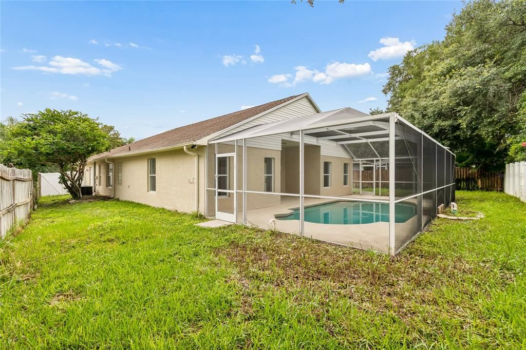 For Sale: $489,900 (4 beds, 2 baths, 2078 Square Feet)
