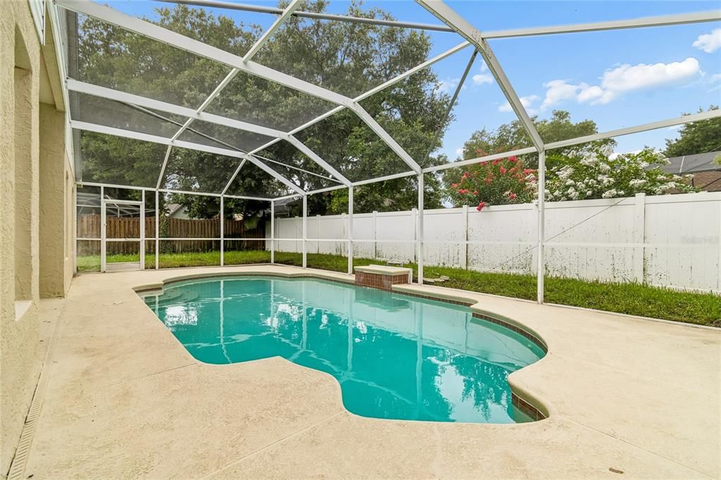 For Sale: $489,900 (4 beds, 2 baths, 2078 Square Feet)