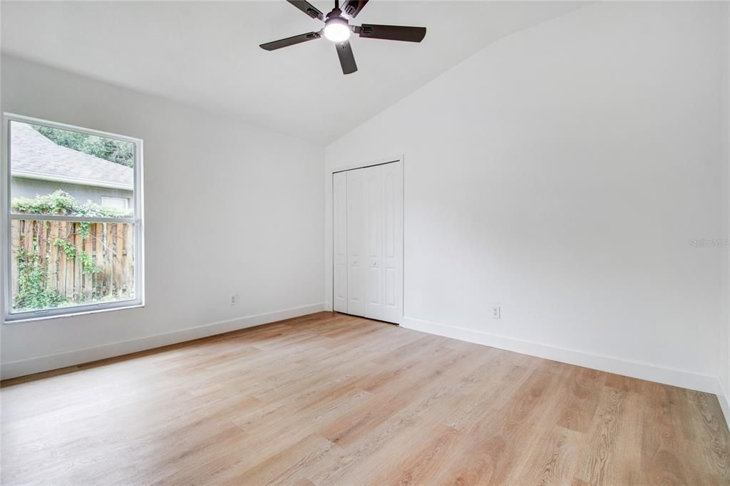For Sale: $489,900 (4 beds, 2 baths, 2078 Square Feet)