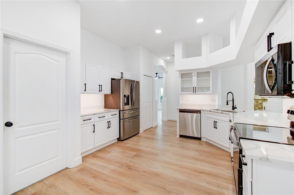 For Sale: $489,900 (4 beds, 2 baths, 2078 Square Feet)