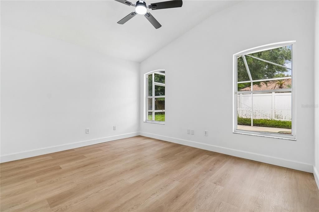 For Sale: $489,900 (4 beds, 2 baths, 2078 Square Feet)
