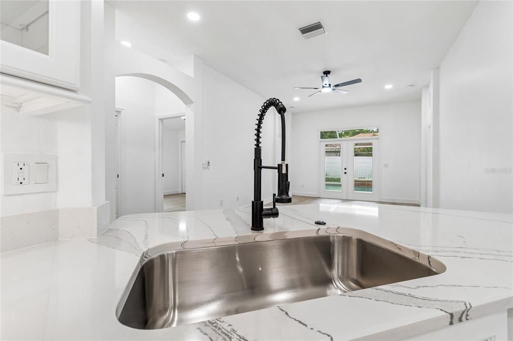 For Sale: $489,900 (4 beds, 2 baths, 2078 Square Feet)