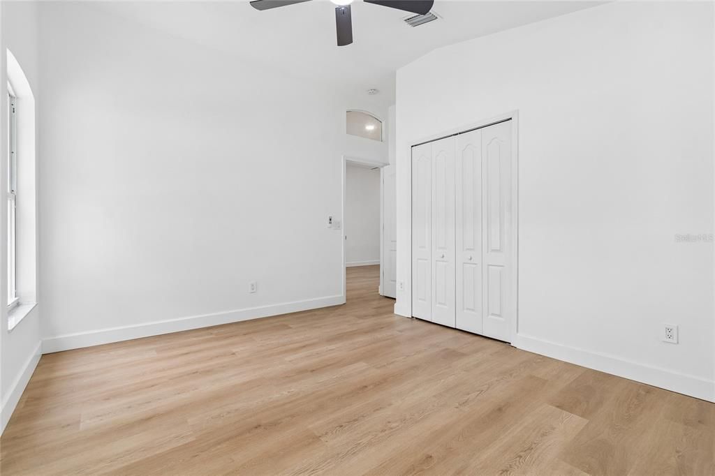 For Sale: $489,900 (4 beds, 2 baths, 2078 Square Feet)