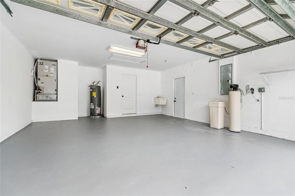 For Sale: $489,900 (4 beds, 2 baths, 2078 Square Feet)