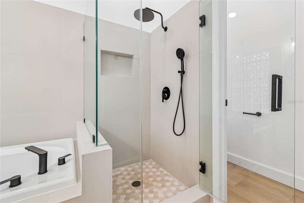 For Sale: $489,900 (4 beds, 2 baths, 2078 Square Feet)