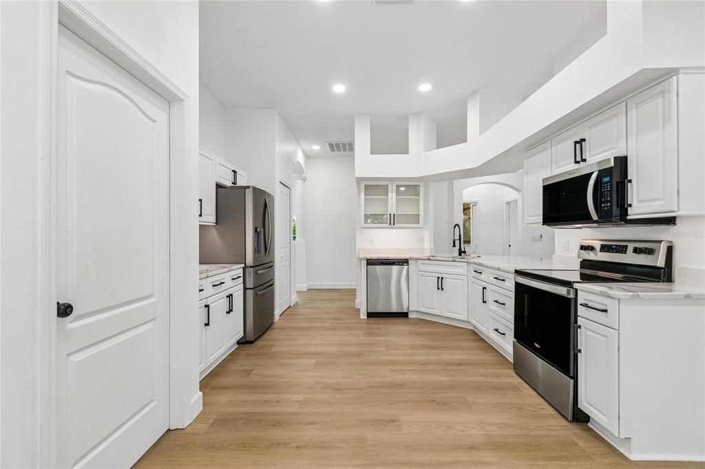 For Sale: $489,900 (4 beds, 2 baths, 2078 Square Feet)