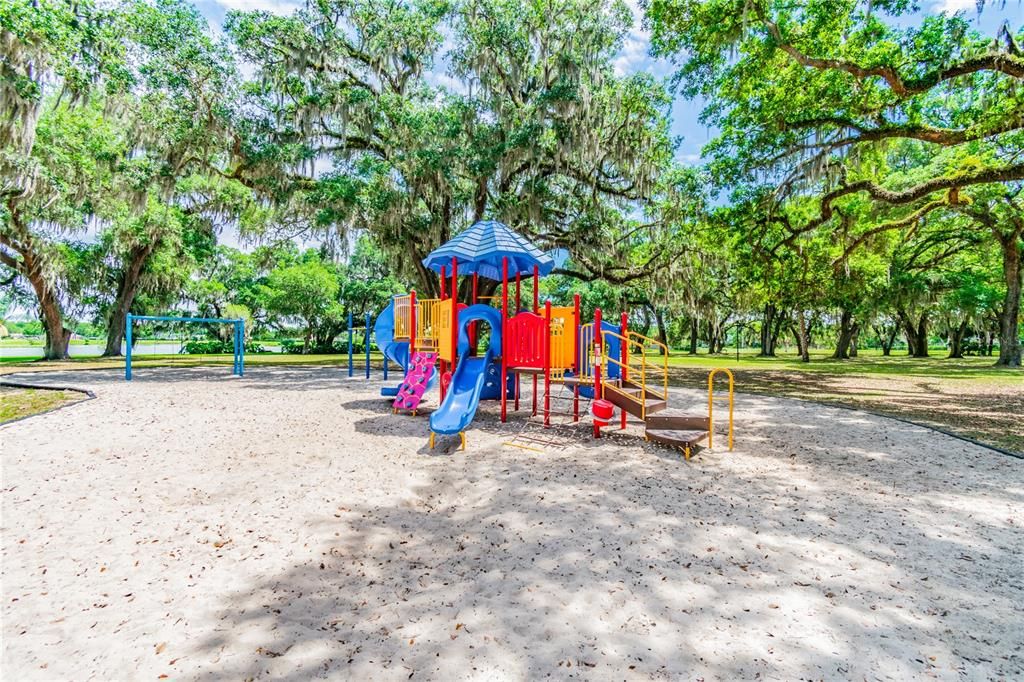 For Sale: $489,900 (4 beds, 2 baths, 2078 Square Feet)