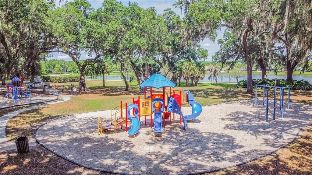 For Sale: $489,900 (4 beds, 2 baths, 2078 Square Feet)