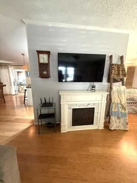 For Sale: $159,000 (2 beds, 2 baths, 1367 Square Feet)