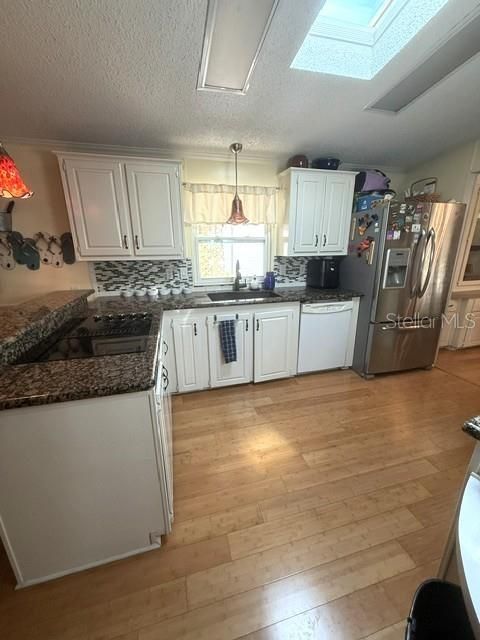 For Sale: $159,000 (2 beds, 2 baths, 1367 Square Feet)