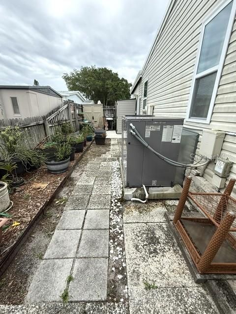 For Sale: $159,000 (2 beds, 2 baths, 1367 Square Feet)