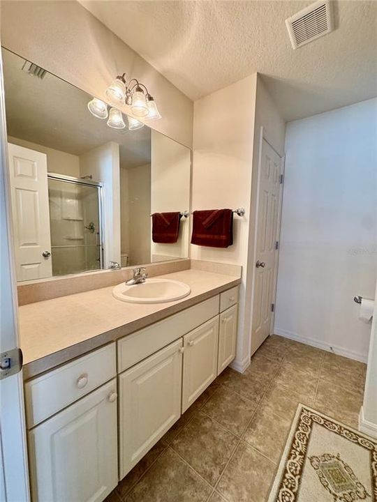 En Venta: $284,900 (2 camas, 2 baños, 1090 Pies cuadrados)