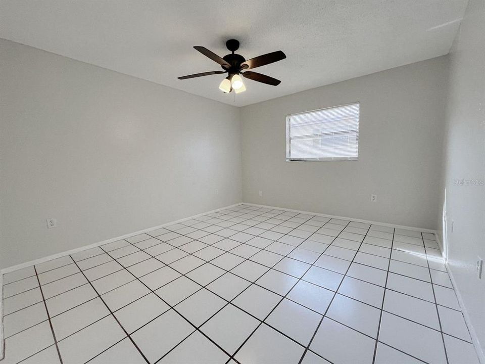 For Rent: $1,450 (2 beds, 1 baths, 1568 Square Feet)
