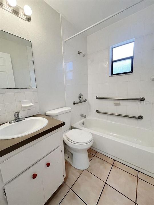 For Rent: $1,450 (2 beds, 1 baths, 1568 Square Feet)