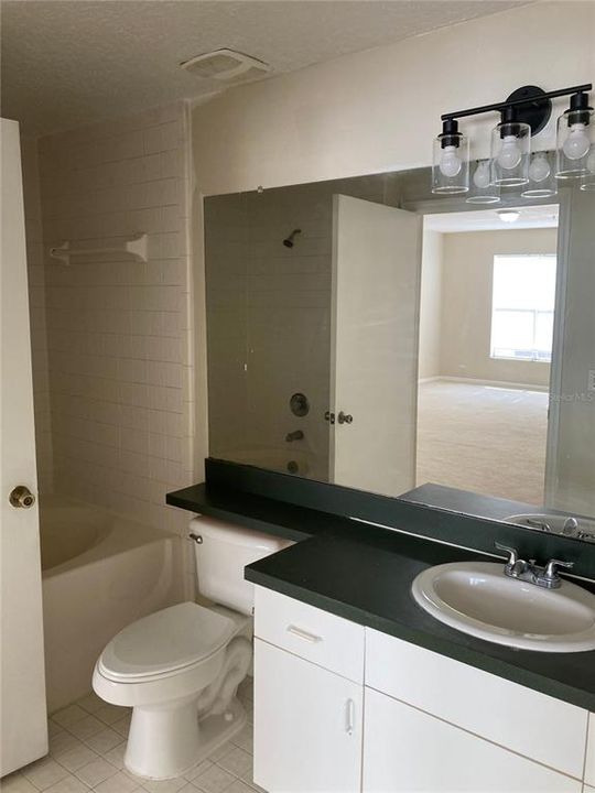 В аренду: $1,275 (1 спален, 1 ванн, 899 Квадратных фут)