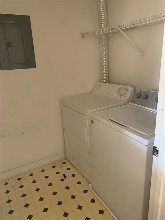 В аренду: $1,275 (1 спален, 1 ванн, 899 Квадратных фут)