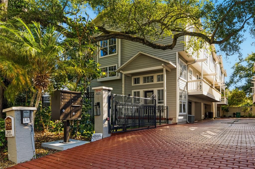 For Sale: $699,900 (3 beds, 2 baths, 2254 Square Feet)