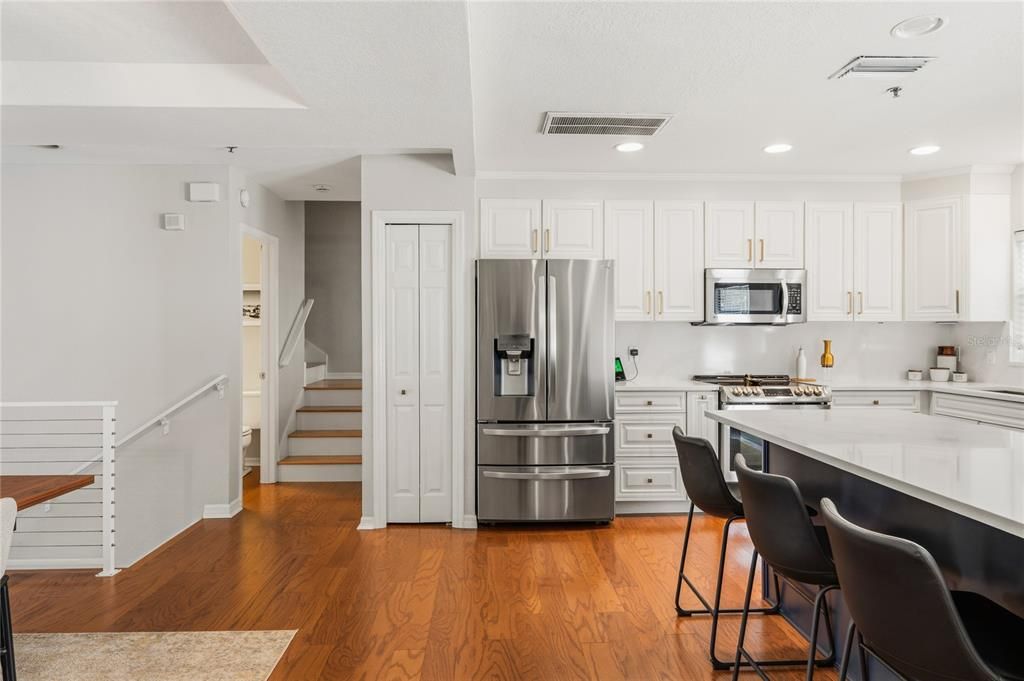 For Sale: $699,900 (3 beds, 2 baths, 2254 Square Feet)