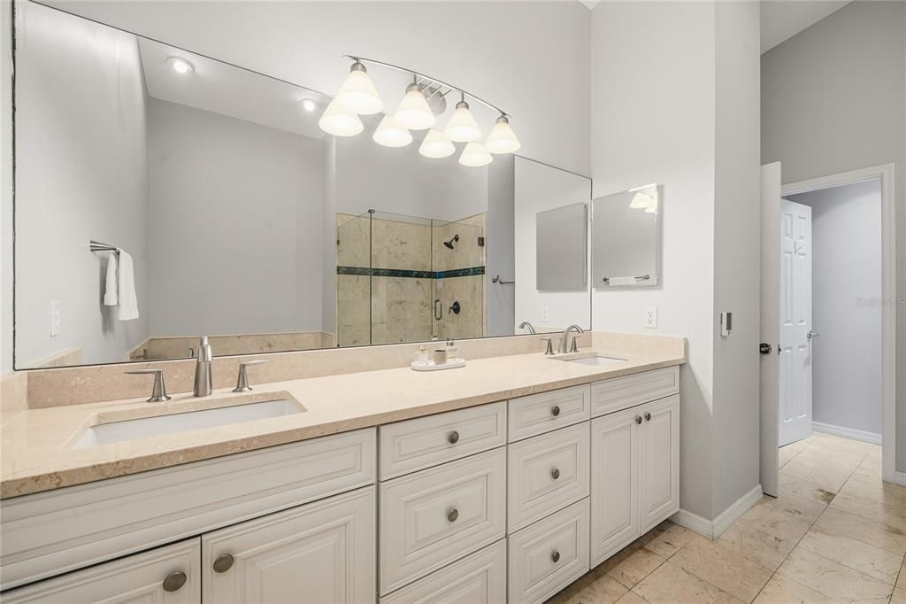 For Sale: $699,900 (3 beds, 2 baths, 2254 Square Feet)