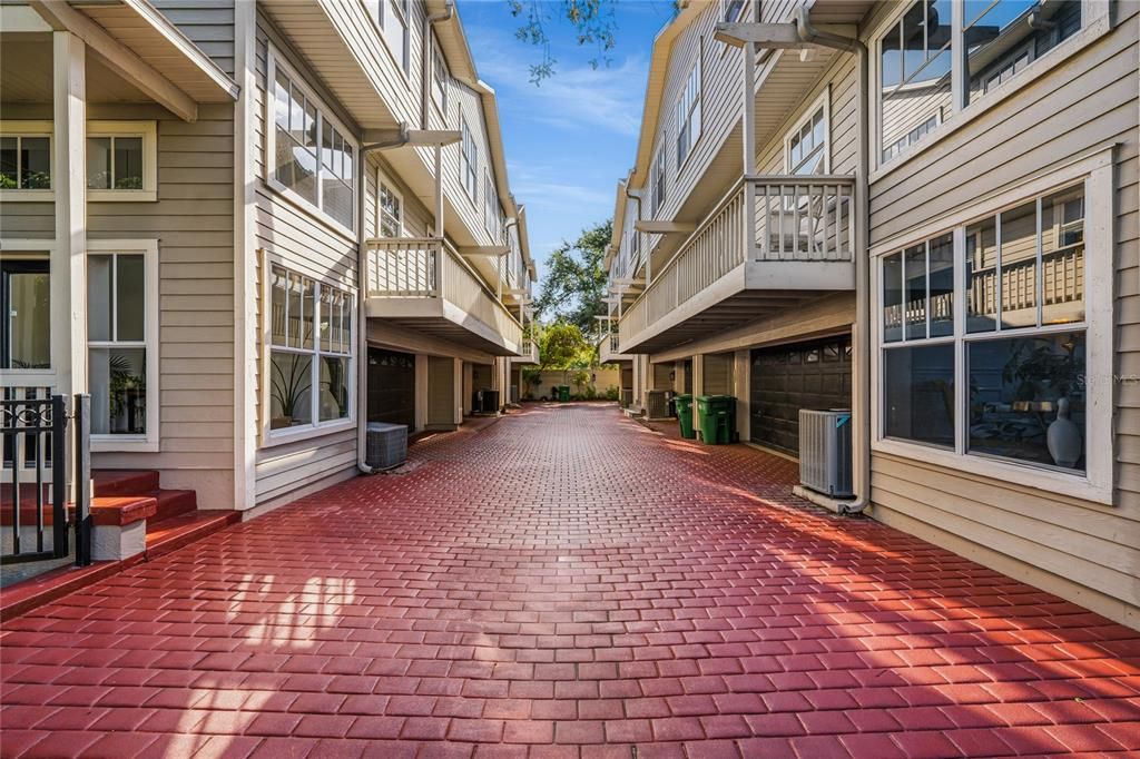 For Sale: $699,900 (3 beds, 2 baths, 2254 Square Feet)