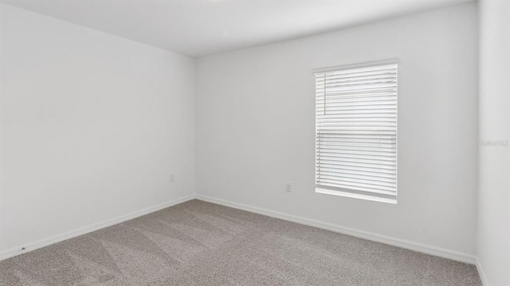 For Sale: $307,990 (5 beds, 2 baths, 1708 Square Feet)