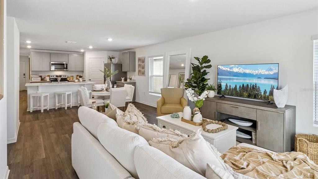 For Sale: $307,990 (5 beds, 2 baths, 1708 Square Feet)