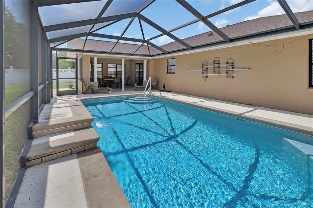For Sale: $335,000 (3 beds, 2 baths, 1898 Square Feet)