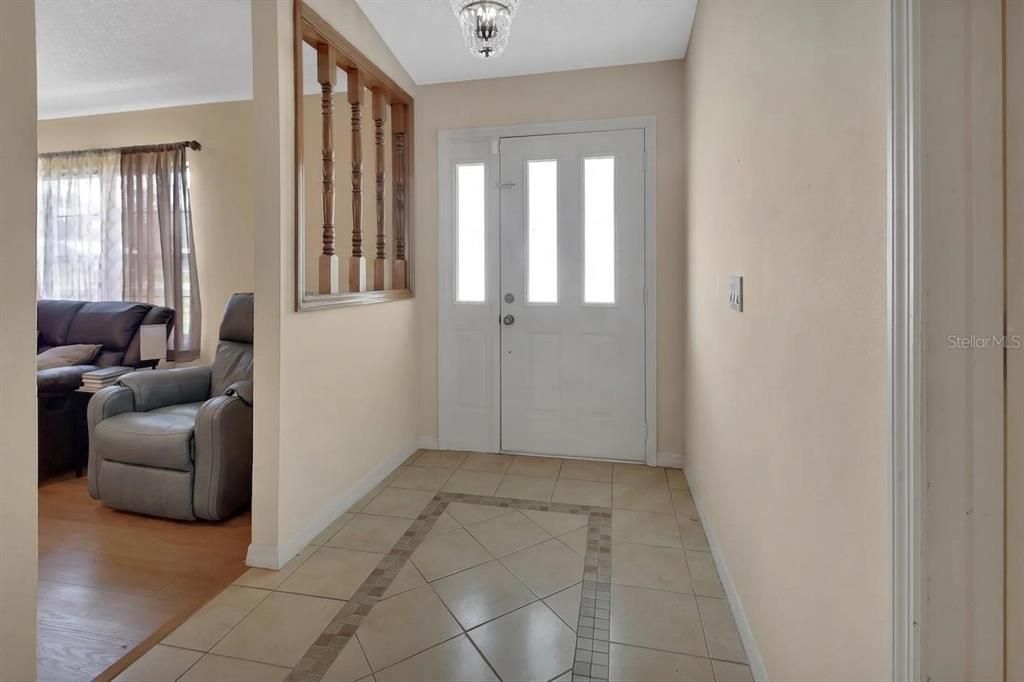 For Sale: $335,000 (3 beds, 2 baths, 1898 Square Feet)