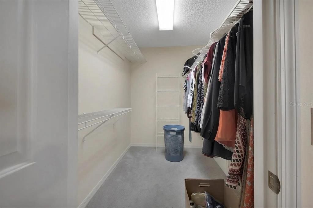 For Sale: $335,000 (3 beds, 2 baths, 1898 Square Feet)