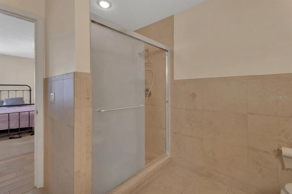 For Sale: $335,000 (3 beds, 2 baths, 1898 Square Feet)