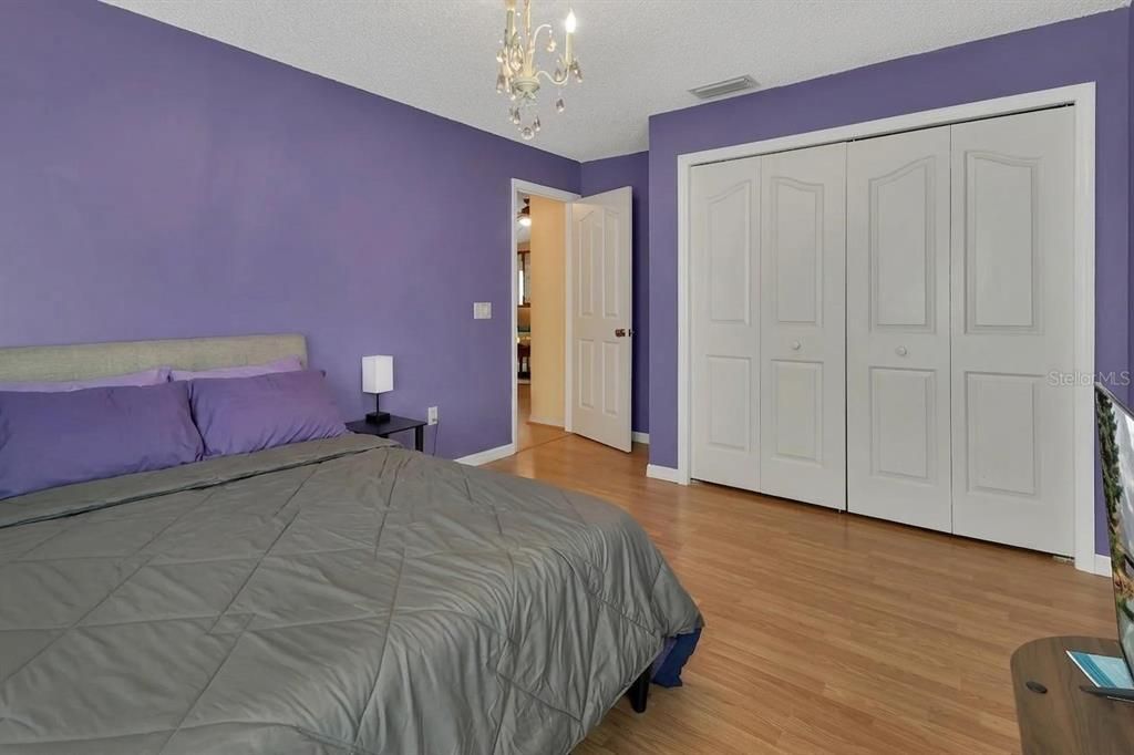 For Sale: $335,000 (3 beds, 2 baths, 1898 Square Feet)