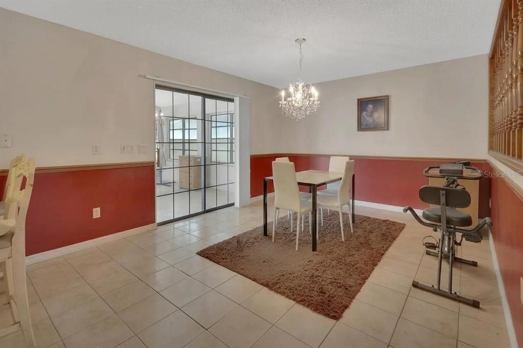 For Sale: $335,000 (3 beds, 2 baths, 1898 Square Feet)