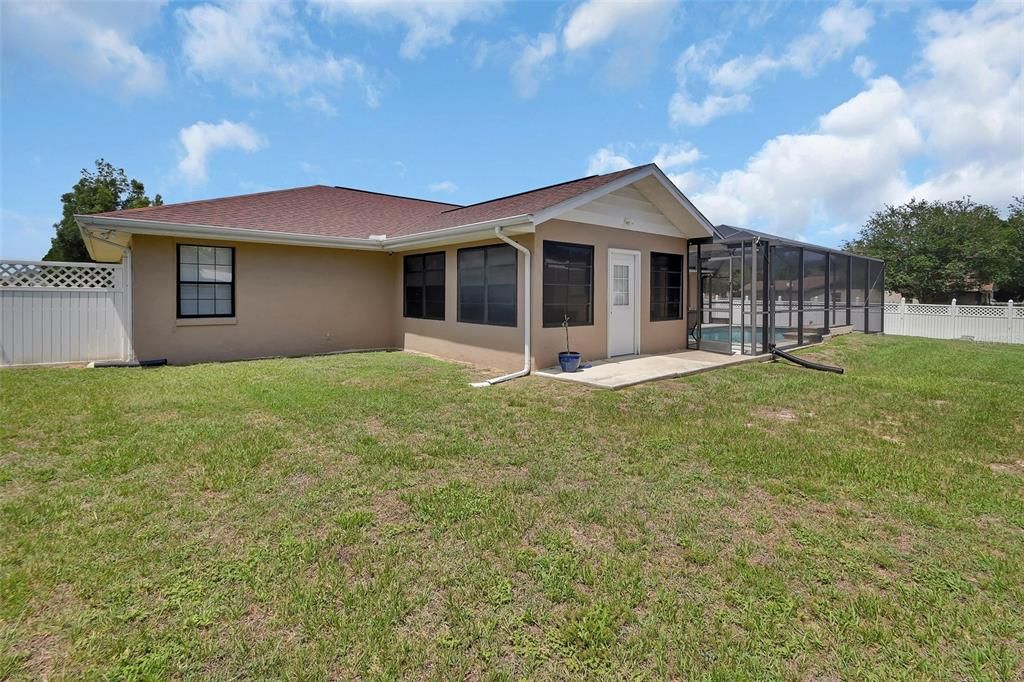 For Sale: $335,000 (3 beds, 2 baths, 1898 Square Feet)