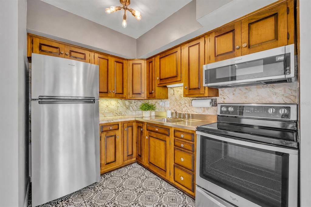 На продажу: $275,000 (1 спален, 1 ванн, 570 Квадратных фут)
