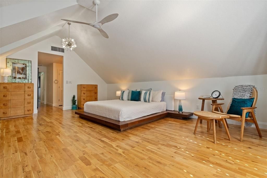 En Renta: $10,900 (3 camas, 2 baños, 2841 Pies cuadrados)