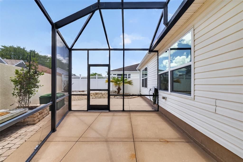 На продажу: $359,900 (3 спален, 2 ванн, 1607 Квадратных фут)