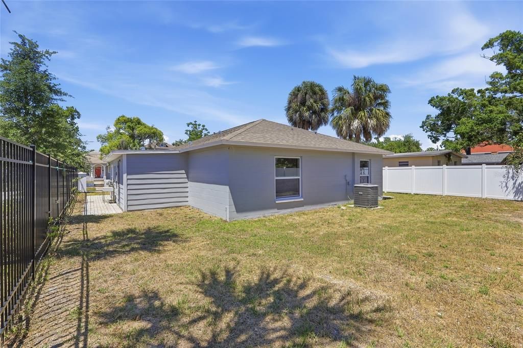 For Rent: $4,000 (4 beds, 4 baths, 1408 Square Feet)