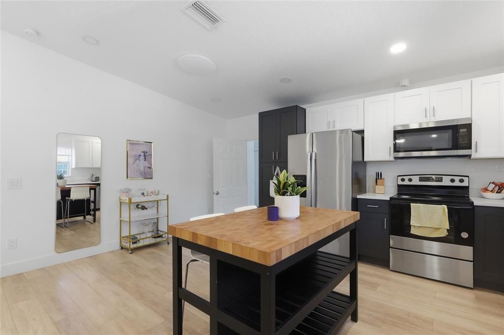 For Rent: $4,000 (4 beds, 4 baths, 1408 Square Feet)
