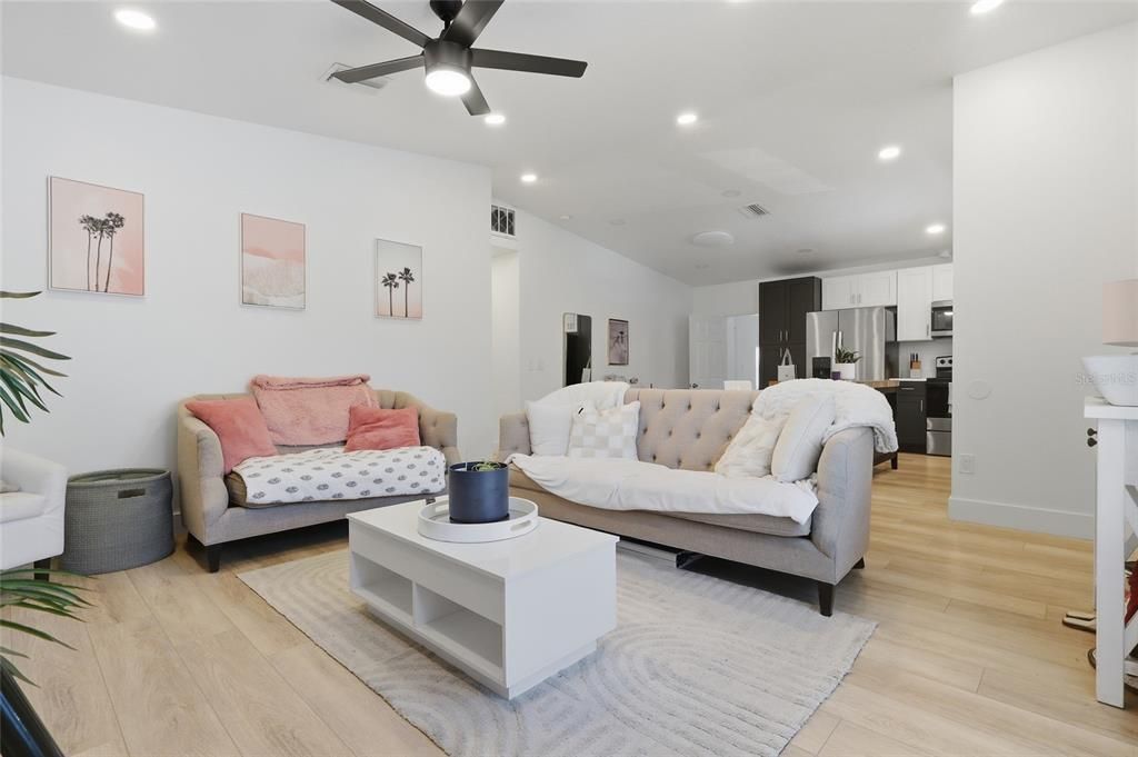 For Rent: $4,000 (4 beds, 4 baths, 1408 Square Feet)