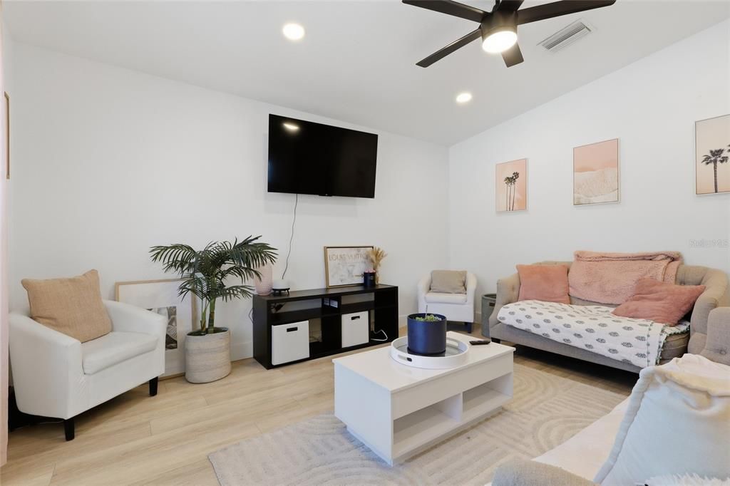 For Rent: $4,000 (4 beds, 4 baths, 1408 Square Feet)