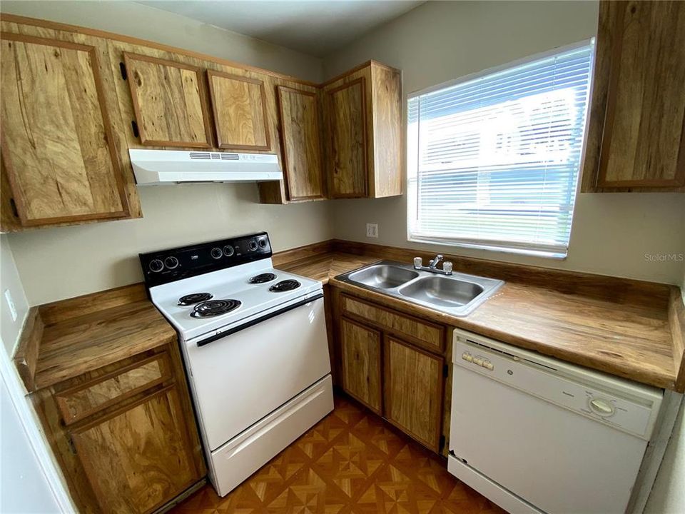 For Rent: $1,275 (2 beds, 2 baths, 1006 Square Feet)