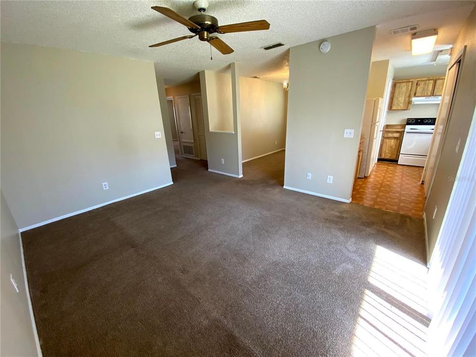 For Rent: $1,275 (2 beds, 2 baths, 1006 Square Feet)