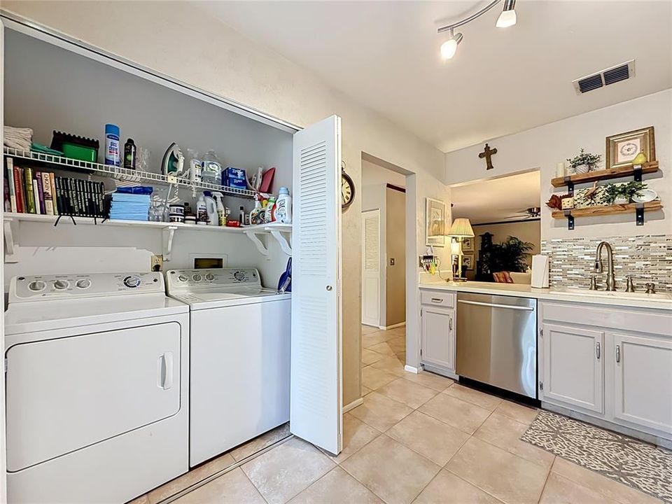 En Venta: $259,900 (2 camas, 2 baños, 1298 Pies cuadrados)