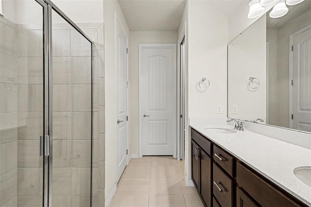 For Sale: $585,000 (5 beds, 4 baths, 2862 Square Feet)