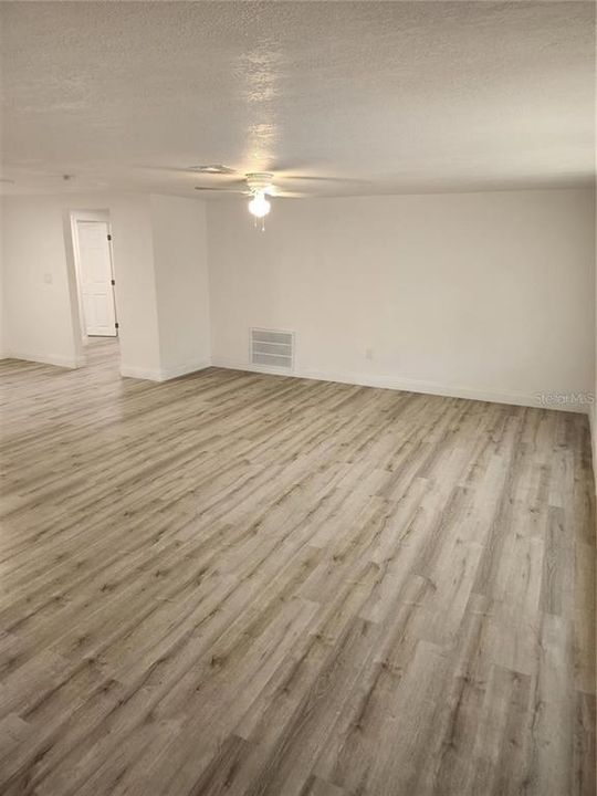 En Venta: $225,000 (3 camas, 2 baños, 1345 Pies cuadrados)